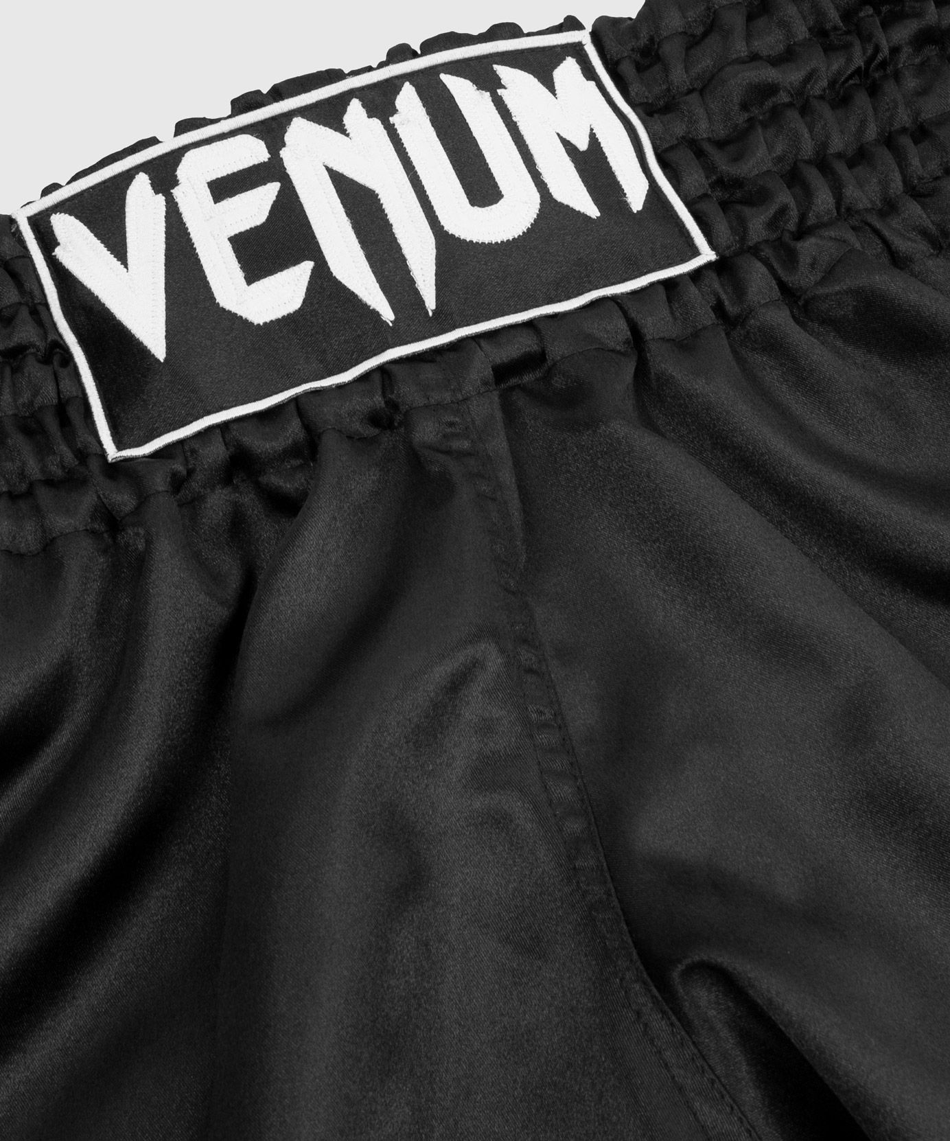 Шорты тайские Venum черные