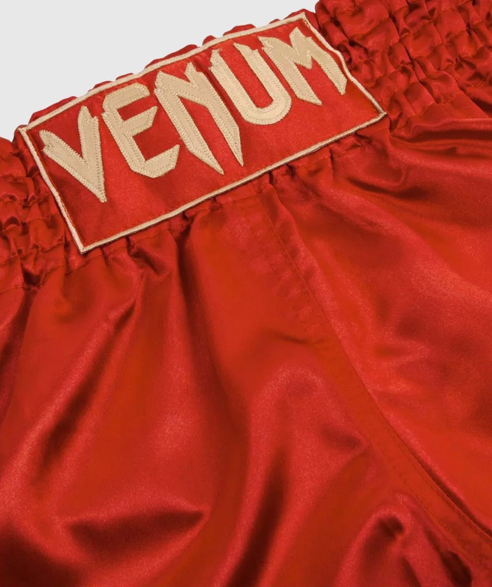 Шорты тайские Venum красные