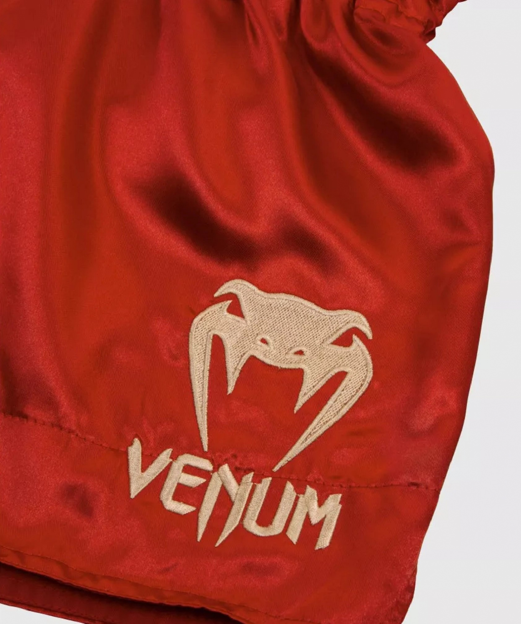 Шорты тайские Venum красные