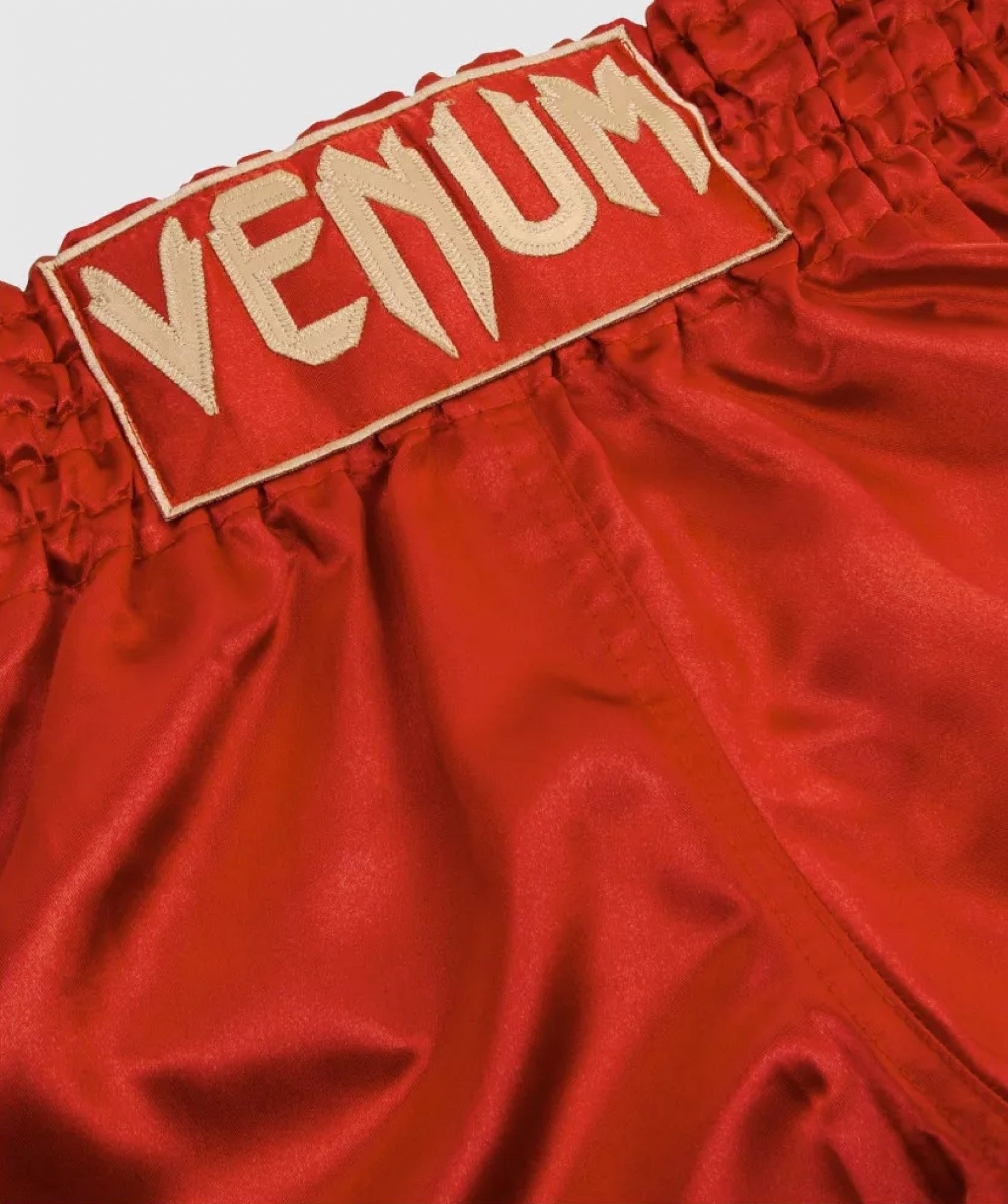 Шорты тайские Venum красные